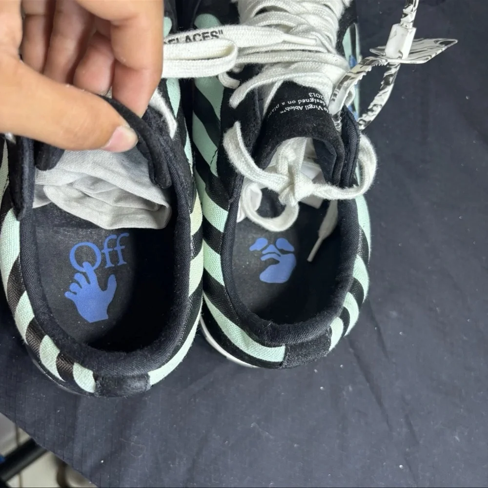 Size 11 - Off-White Vulc Sneaker Low Black Green - Picture 15 of 15